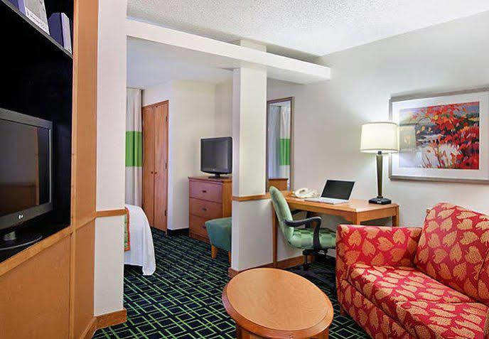 Fairfield Inn And Suites By Marriott Tampa North Temple Terrace Εξωτερικό φωτογραφία